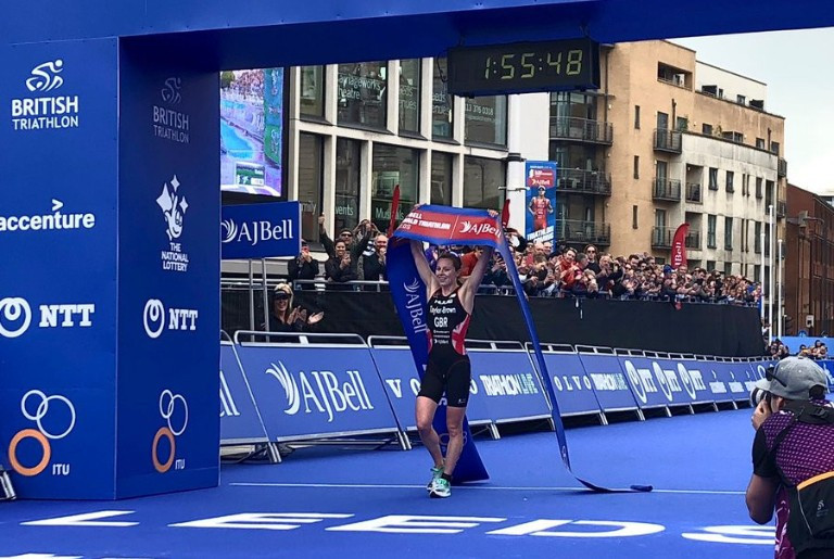 Georgia Taylor-Brown claimed a stunning victory to end Katie Zaferes' 100 per cent record this year ©Twitter/TriathlonLIVE