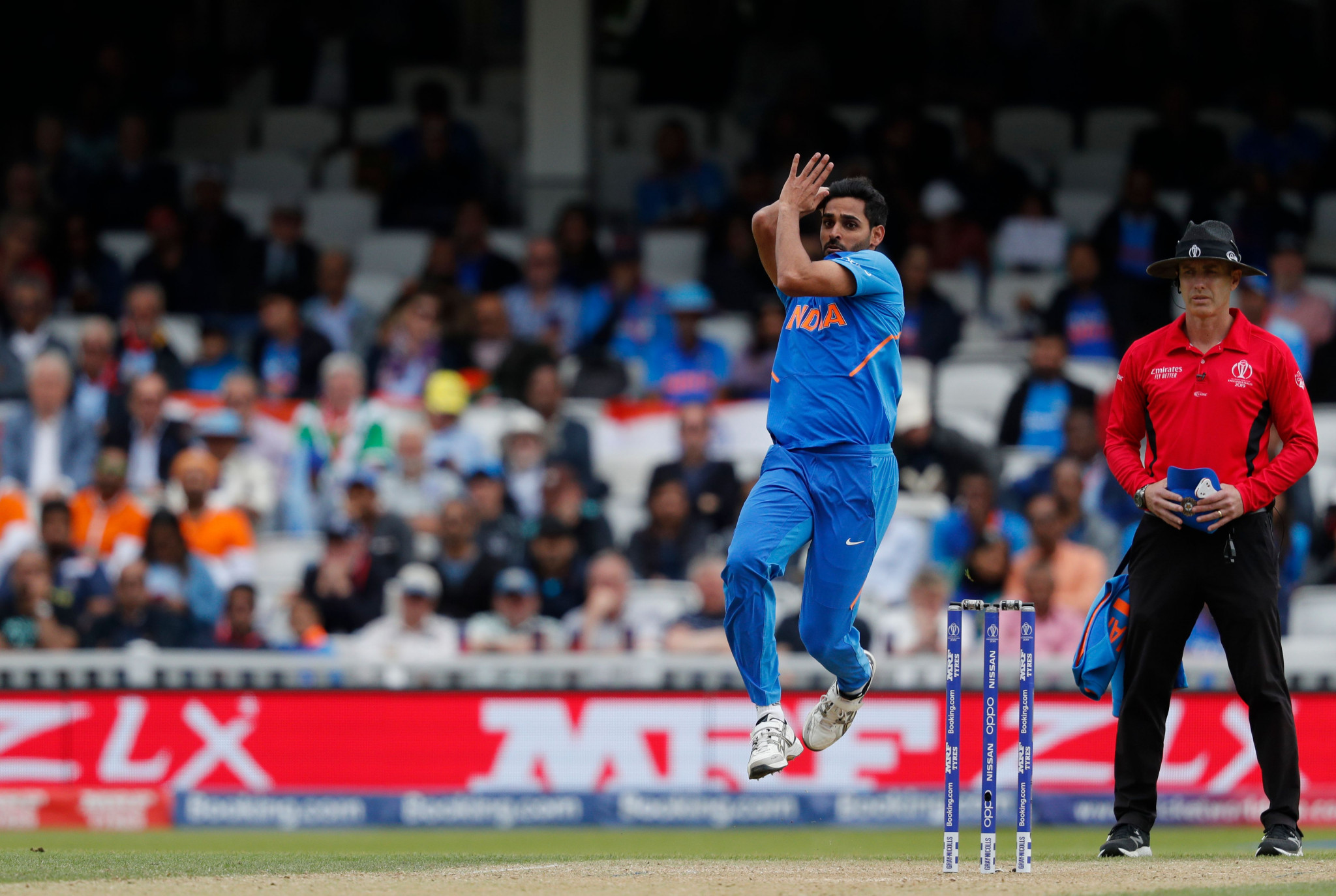 Bhuvneshwar Kumar took two wickets in an over to slow Australia's momentum ©Getty Images