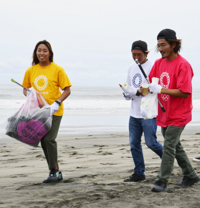 Volunteers reportedly collected around 45 kilograms of rubbish from the beach ©Tokyo 2020