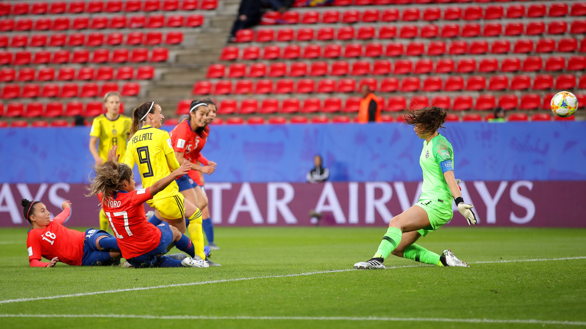 Sweden came back from the 40 minute break the stronger team, with Kosovare Asllani putting them 1-0 up ©Getty Images