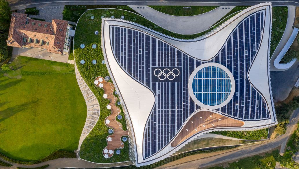 Solar panels and heat pumps using water from nearby Lake Geneva will provide renewable energy to Olympic House ©IOC