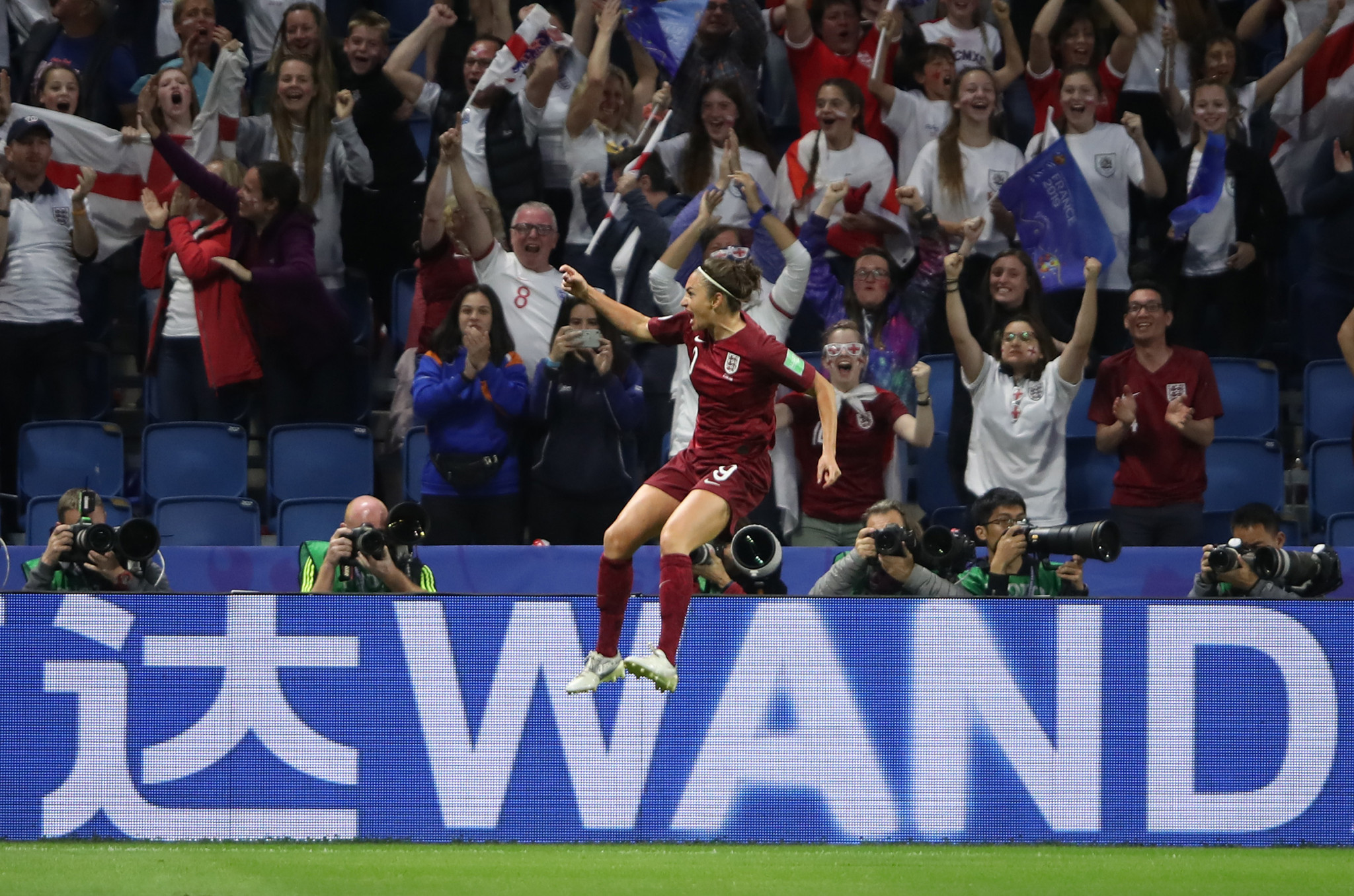 Jodie Taylor of England celebrates after breaking the deadlock in England's Group D match against Argentina ©Getty Images