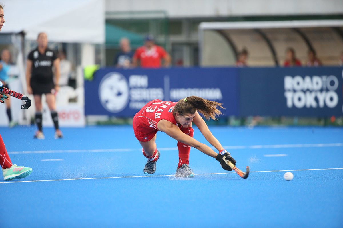 Chile came from behind to knock-out Uruguay ©FIH