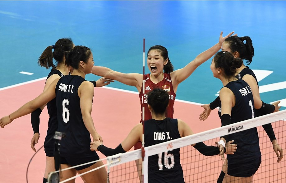 Olympic champions China celebrate a 3-0 win over Rio 2016 silver medallists Serbia that saw them finish top qualifier for the final stages of the FIVB Women's Nations League ©FIVB