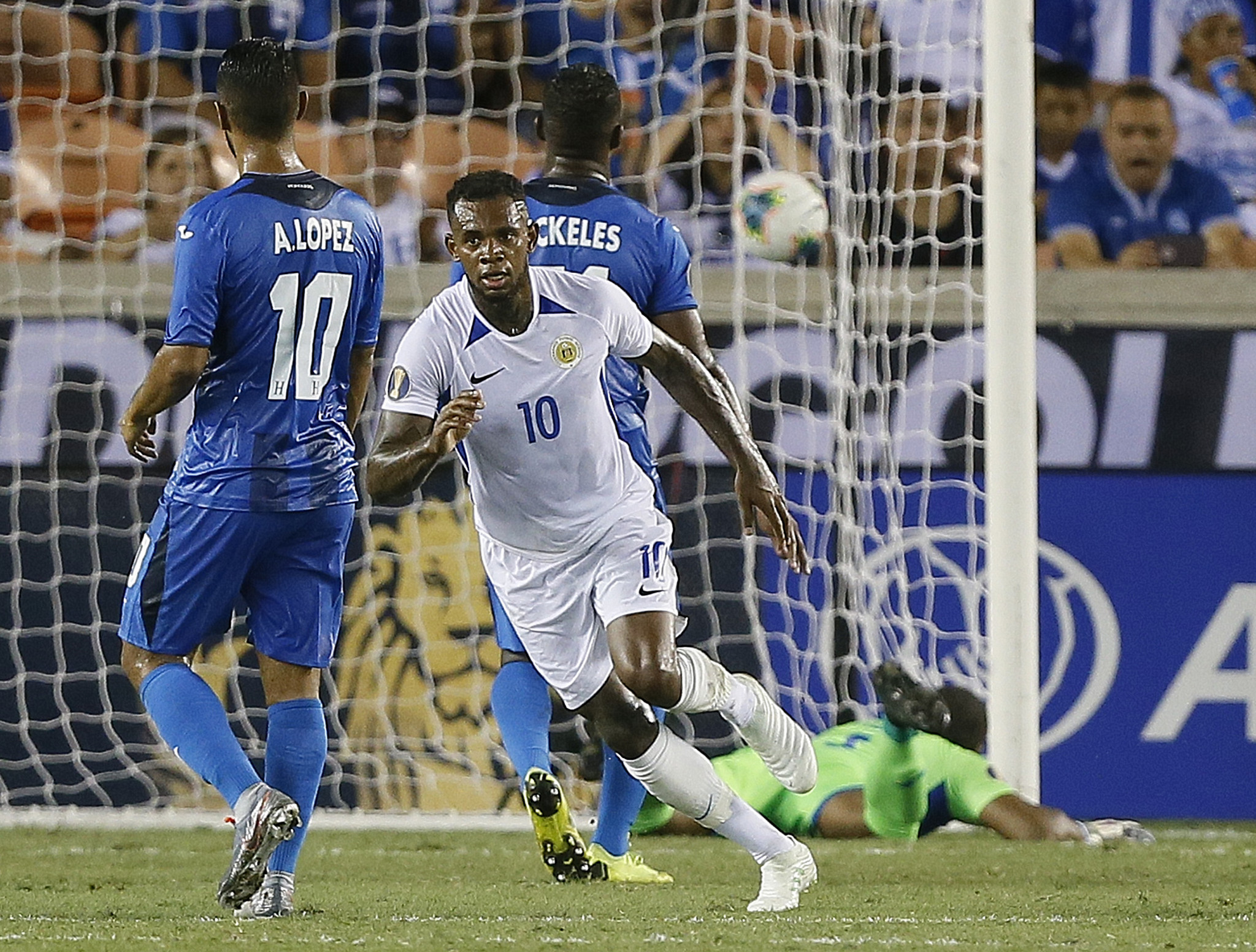 Leandro Bacuna scored Curaçao’s first goal at a Gold Cup ©Getty Images