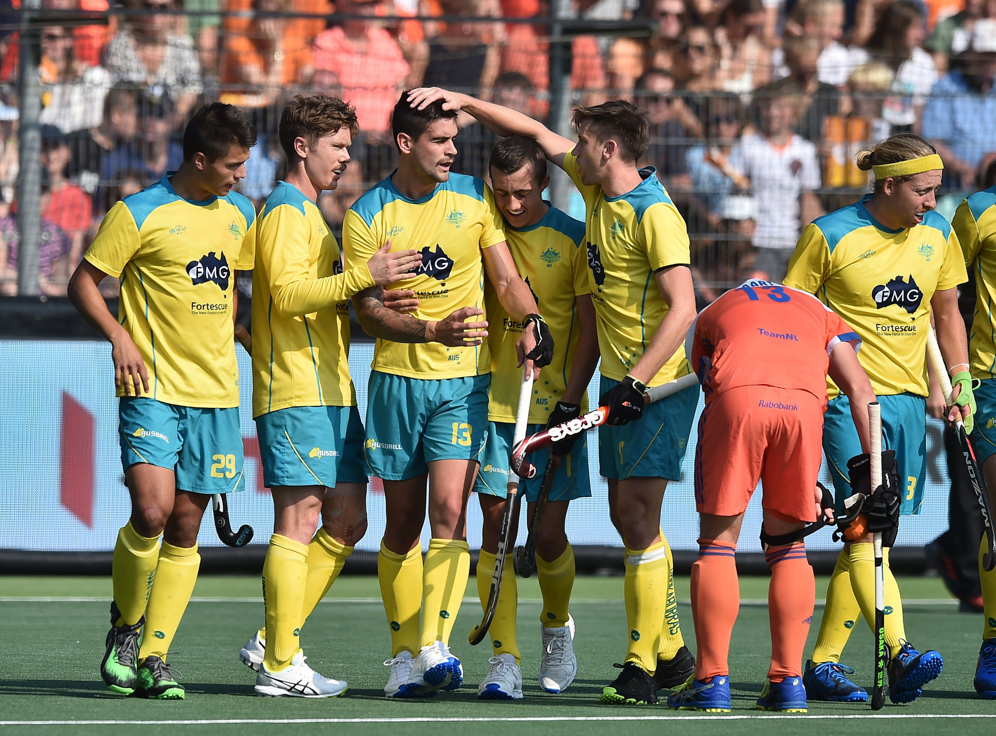 Australia put Dutch to the sword at Men's FIH Pro League after fire brigade called to water pitch