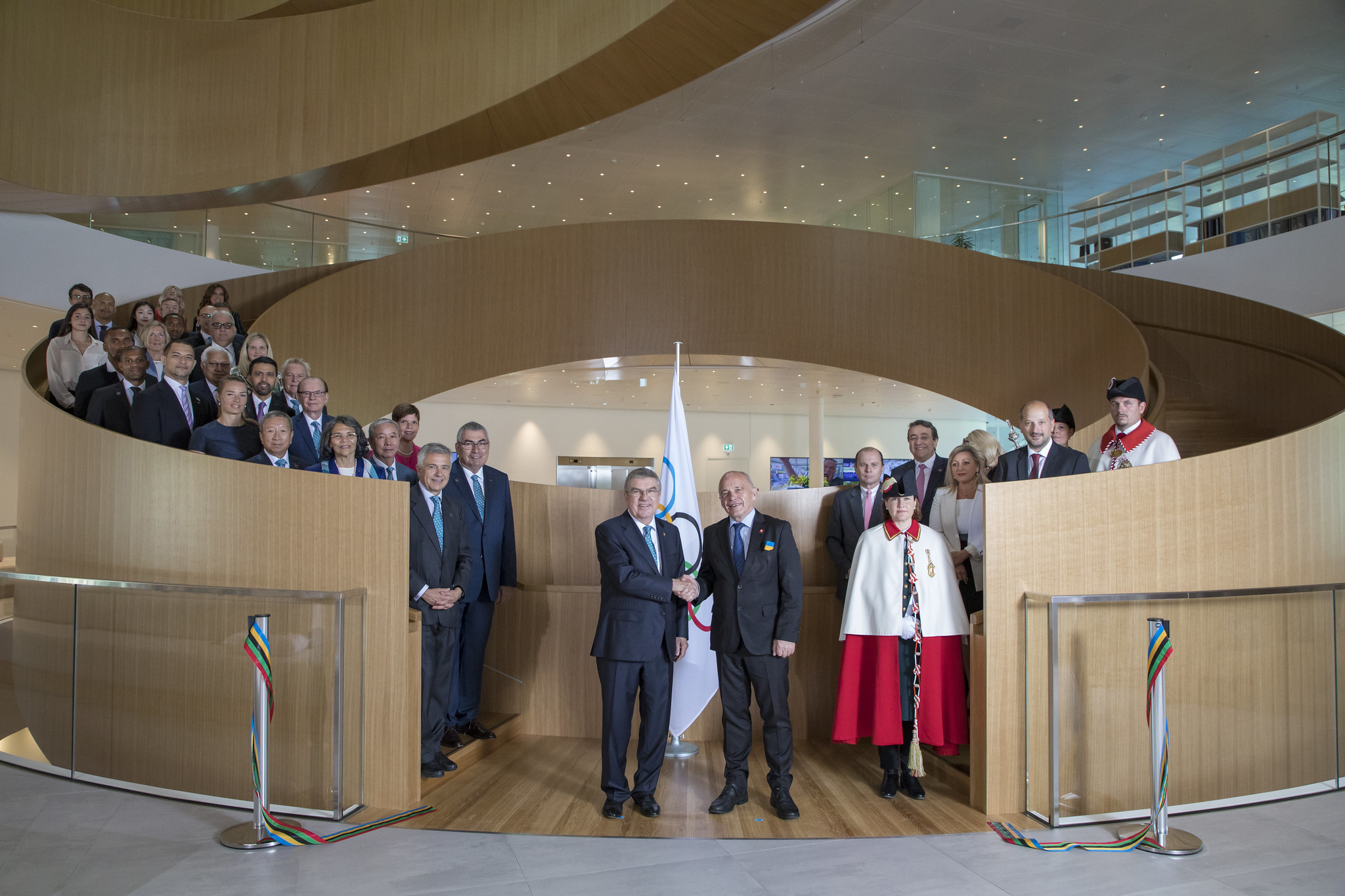 The IOC President cut the ribbon with Ueli Maurer, President of Switzerland ©IOC