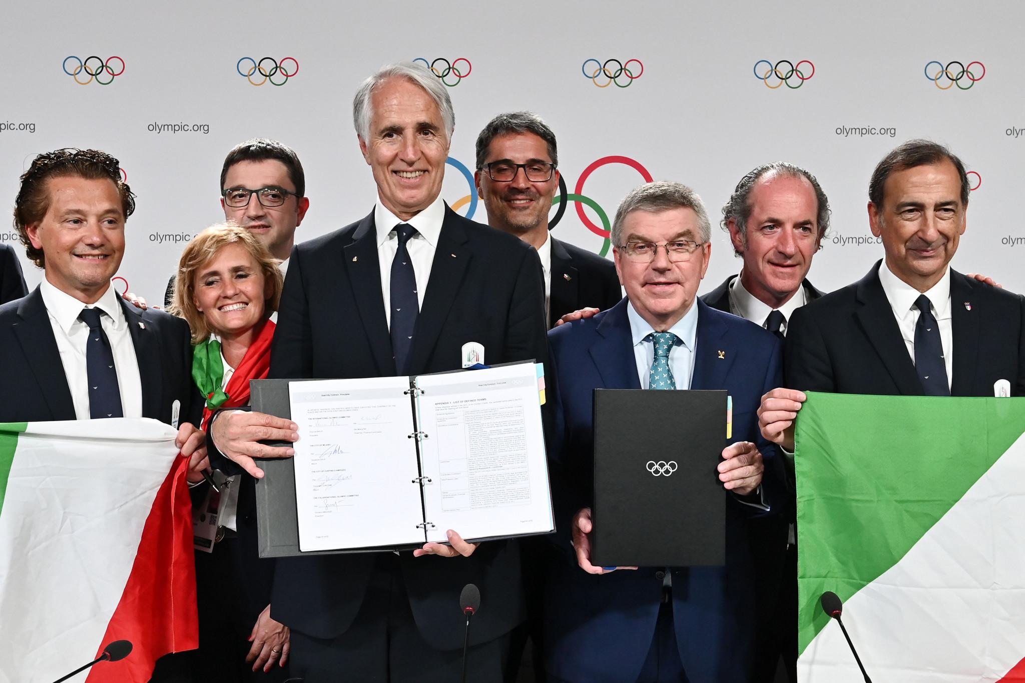 Officials from the IOC and Milan Cortina 2026 signed the Host City Contract ©Getty Images