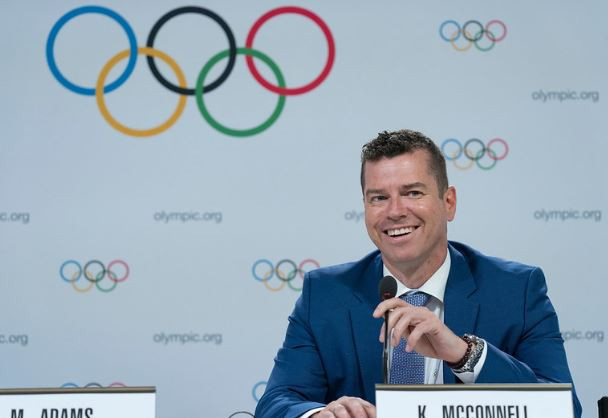 IOC sports director Kit McConnell speaks to the media at the end of day two of the IOC Session ©IOC Media