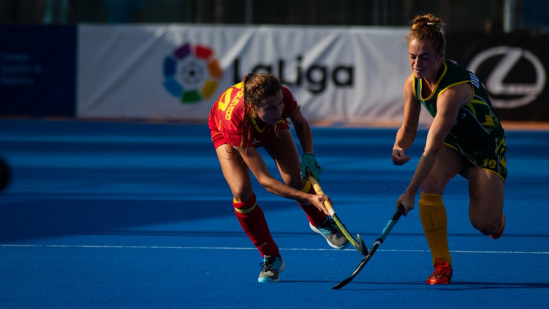 Hosts Spain claimed a narrow 1-0 win over South Africa in the second semi-final tie ©FIH