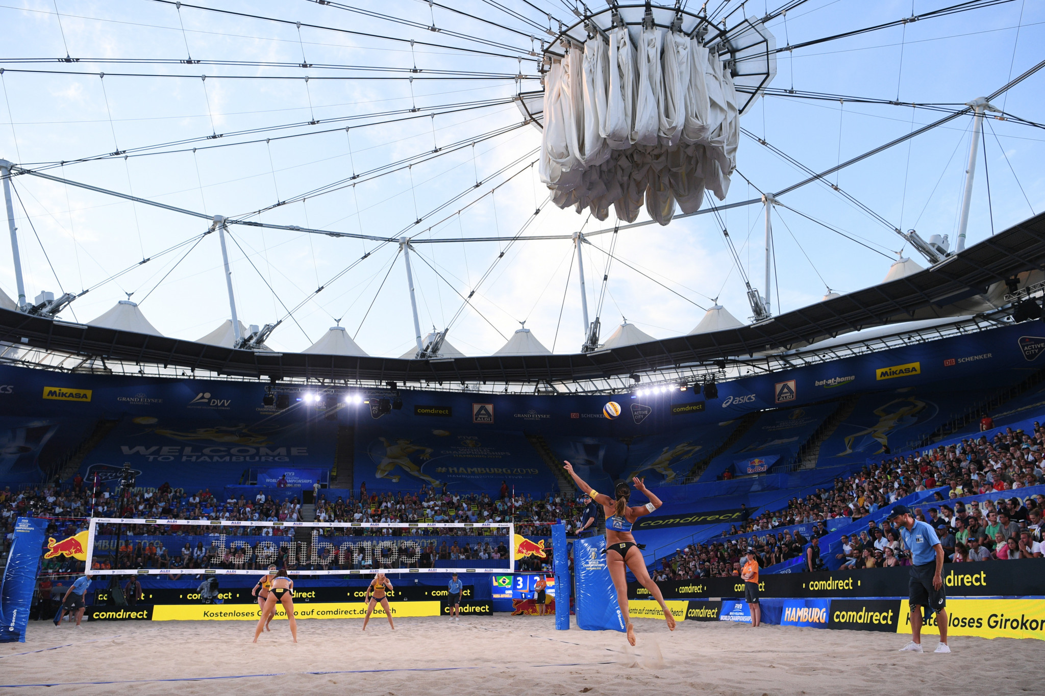 The group stage of the Beach Volleyball World Championships continued in Hamburg ©Getty Images
