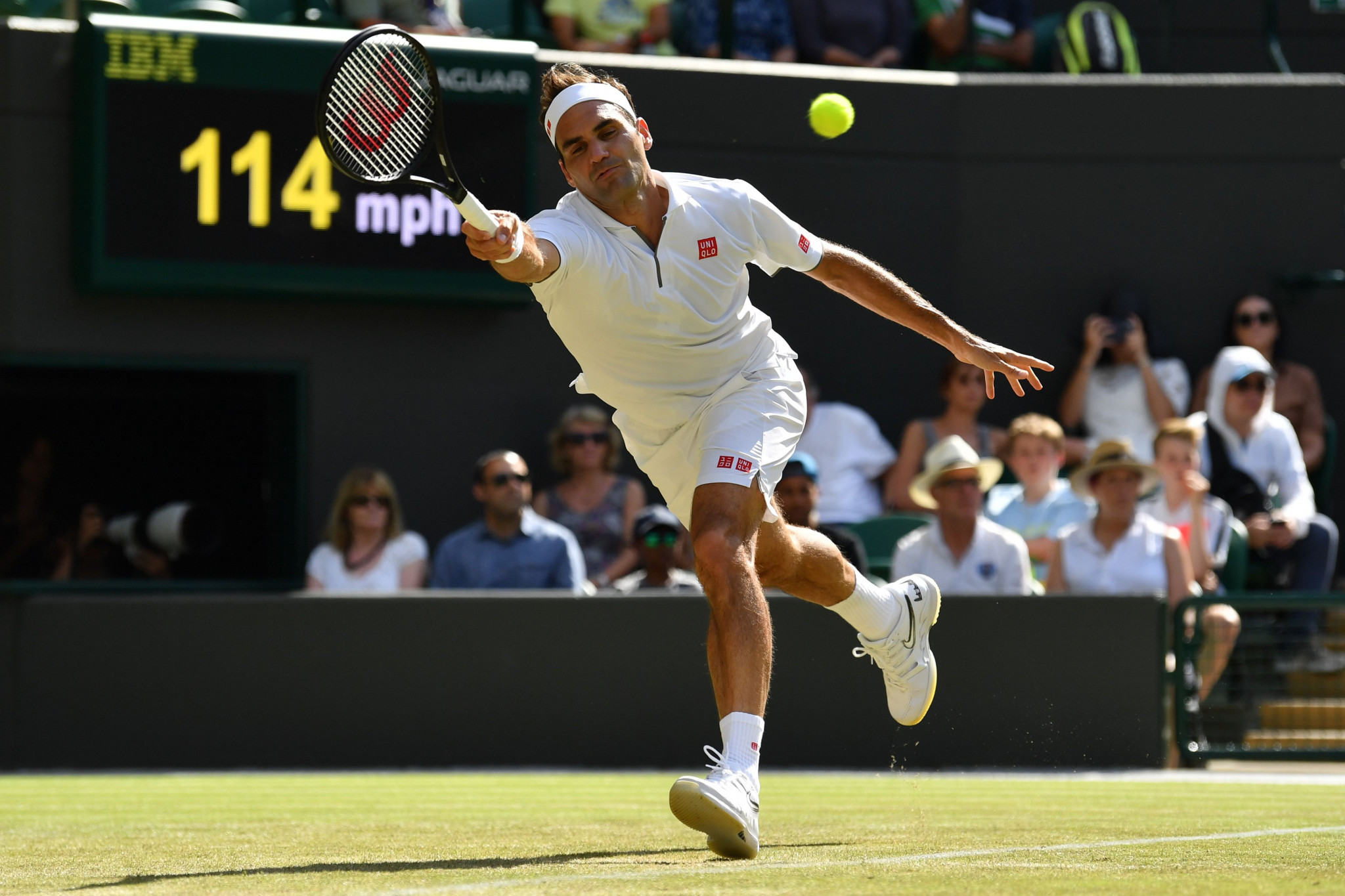 Roger Federer continued his pursuit of a ninth Wimbledon title by despatching Jay Clarke of Britain in straight sets ©Getty Images