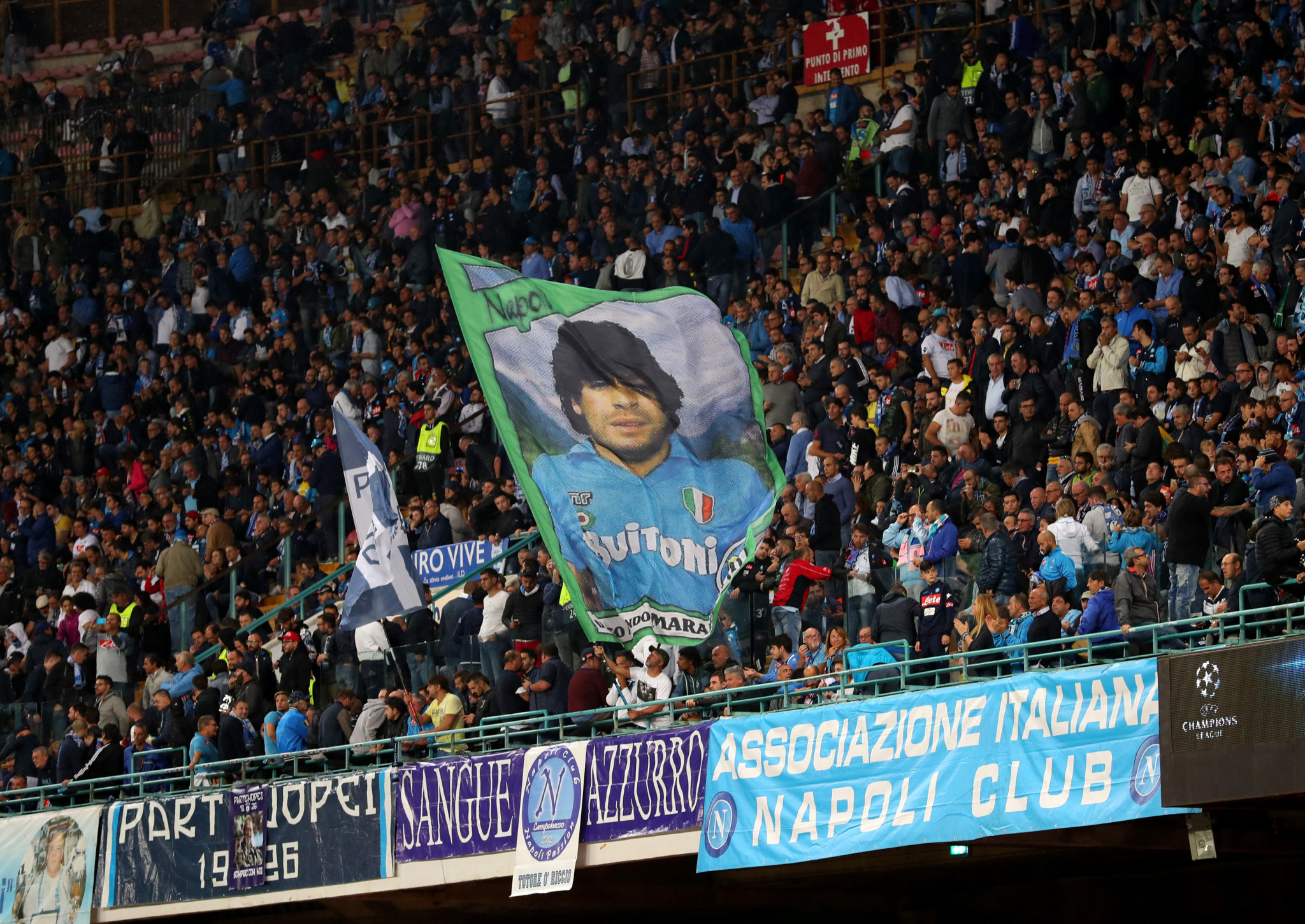 Maradona thanks Neapolitans for Summer Universiade Opening Ceremony tribute