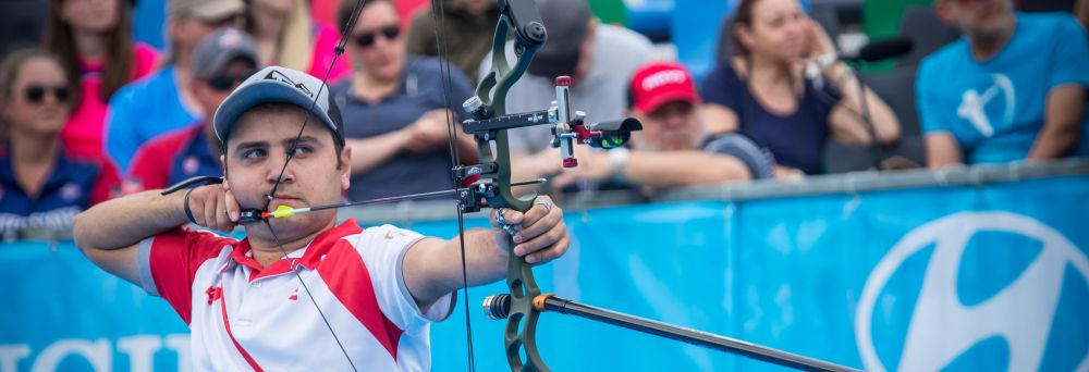 Turkey's Evren Cagiran stunned world number one Mike Schloesser of the Netherlands to clinch the men's compound gold medal ©World Archery
