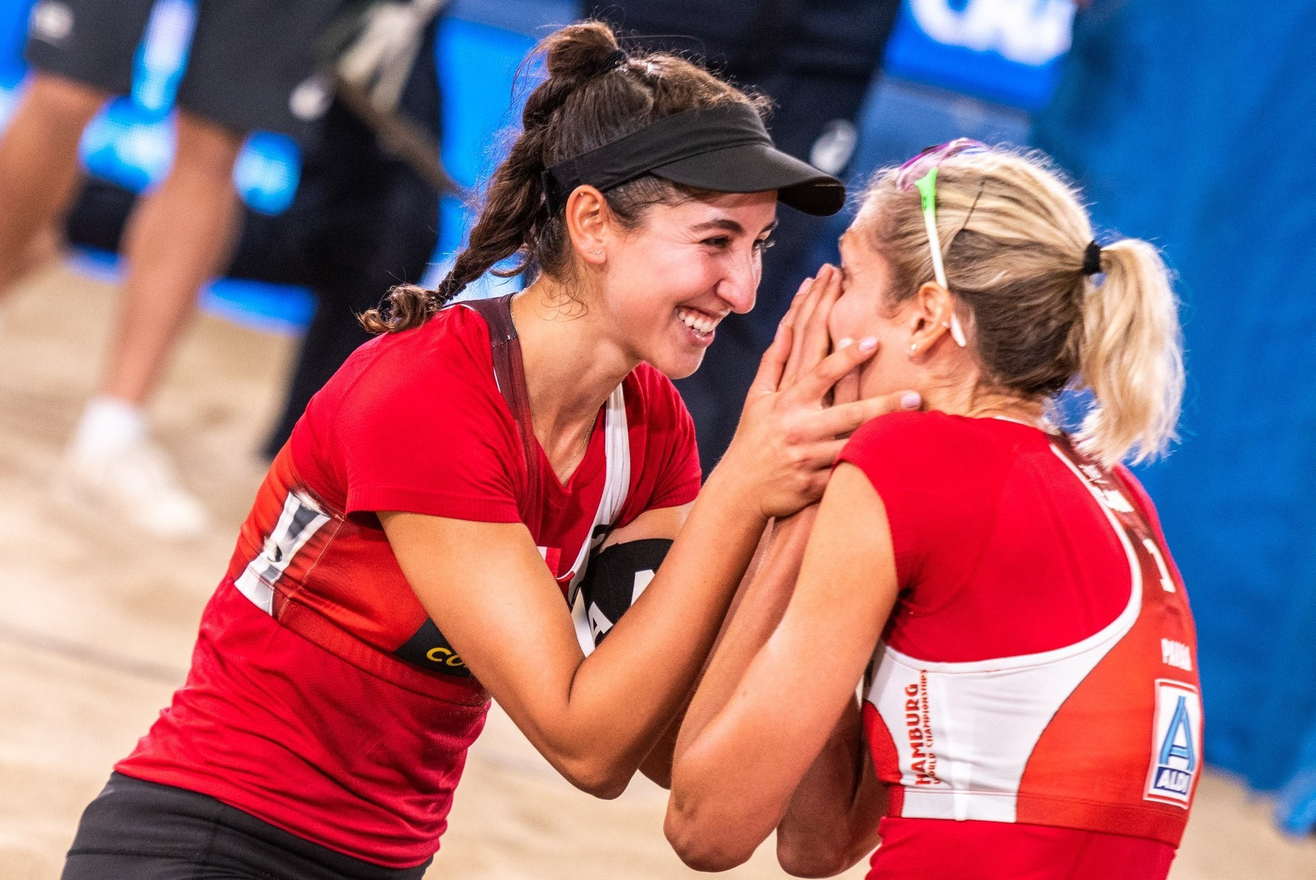 Canada’s Melissa Humana-Parades and Sarah Pavan secured the women’s title at the Beach Volleyball World Championships in Hamburg today ©FIVB