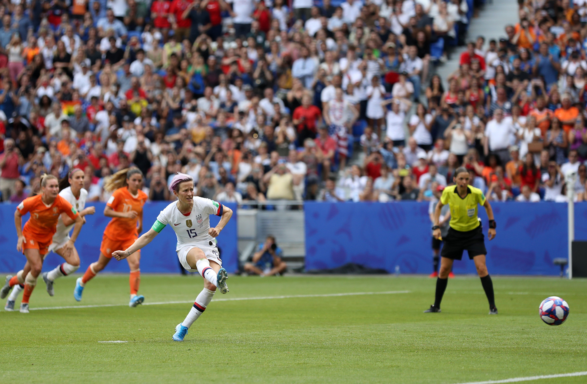 Megan Rapinoe stepped up to score from the spot to give the US the lead ©Getty Images