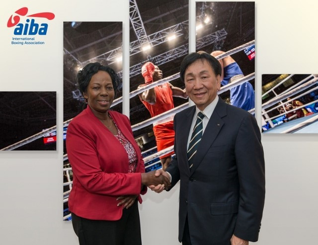 The HeadsUp! charter was signed off in Lausanne by Myriam Moyo (left), President of the NOC of Zambia, and her AIBA counterpart C K Wu (right) ©AIBA 