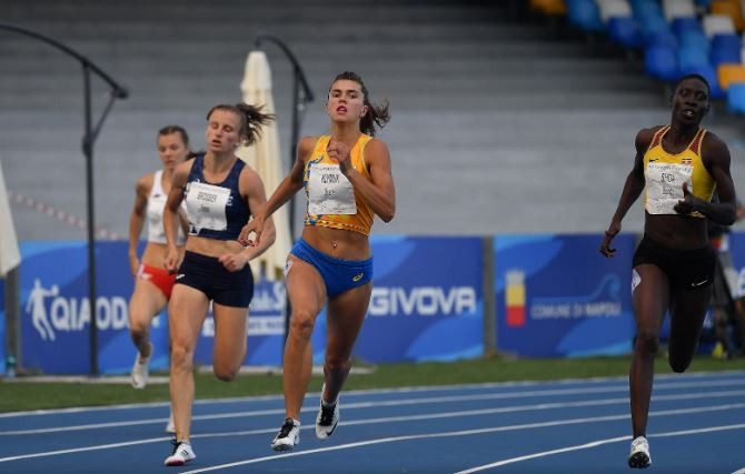 The women's 400m semi-finals saw athletes run in sizzling conditions at San Paolo Stadium ©Naples 2019