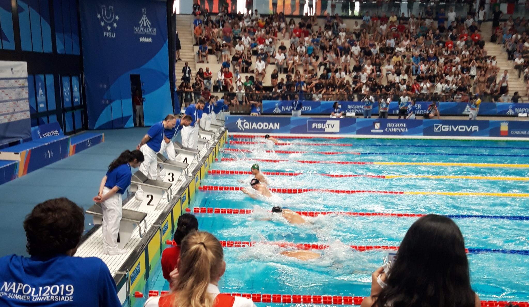Piscina Scandone hosted an action-packed evening of swimming finals ©ITG