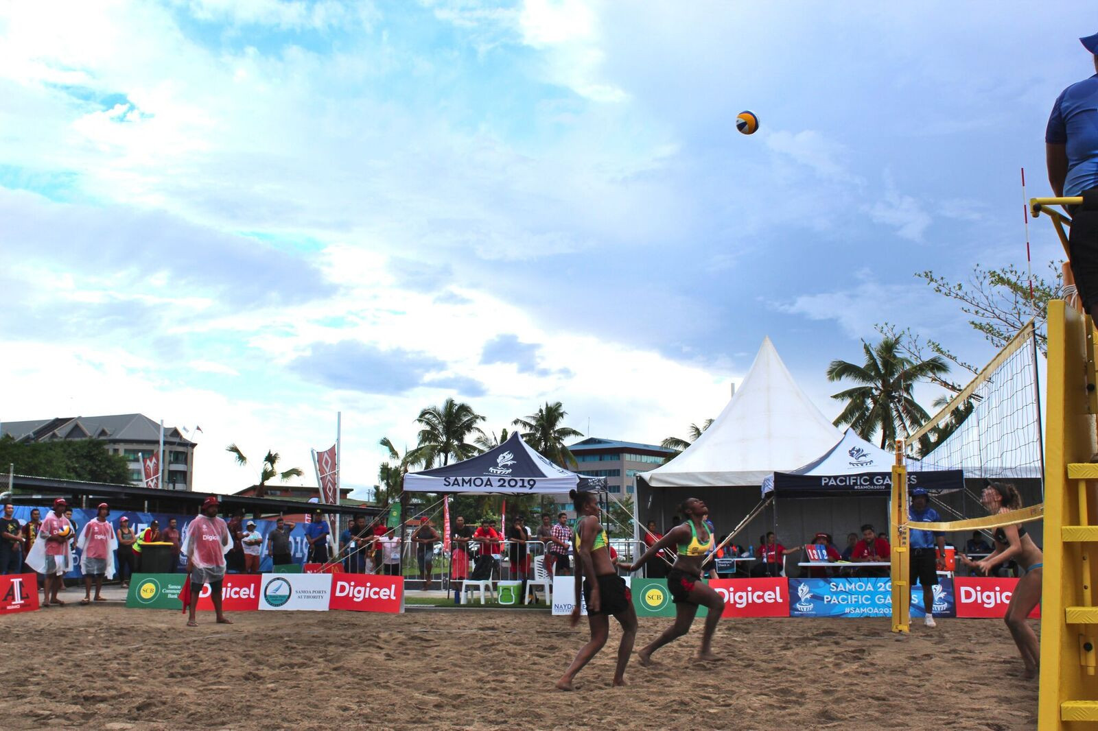 Vanuatu and Australia face off in the beach volleyball under big blue skies ©Games News Service