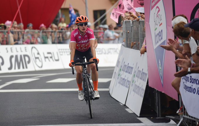 Dutch rider van Vleuten maintains lead as Vos claims third stage win at Giro Rosa