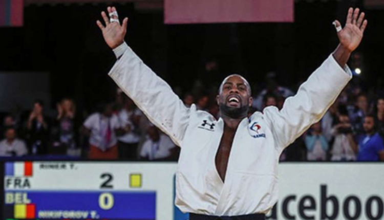 France's Teddy Riner celebrates winning his 10th IJF World Championship gold medal at Budapest in 2017 ©Getty Images