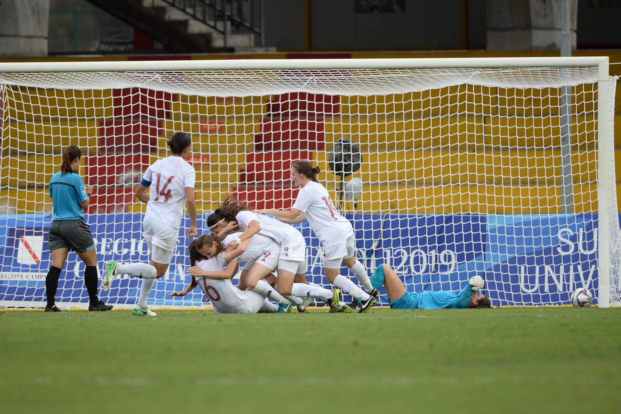 Russia celebrate their women's football bronze medal after defeating Ireland in a penalty shootout ©Naples 2019