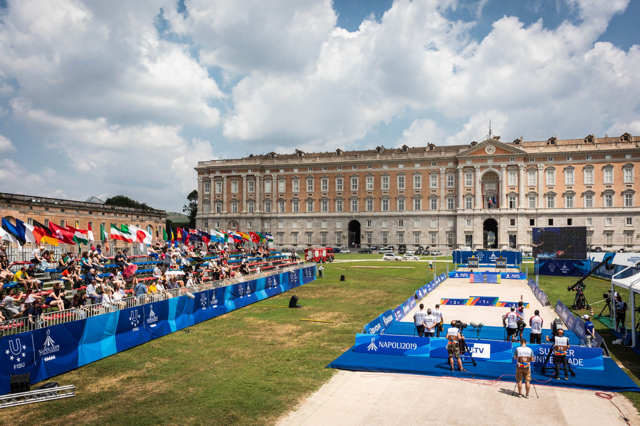 The elegant Royal Palace in Caserta was a fitting venue for the first archery finals ©Naples 2019