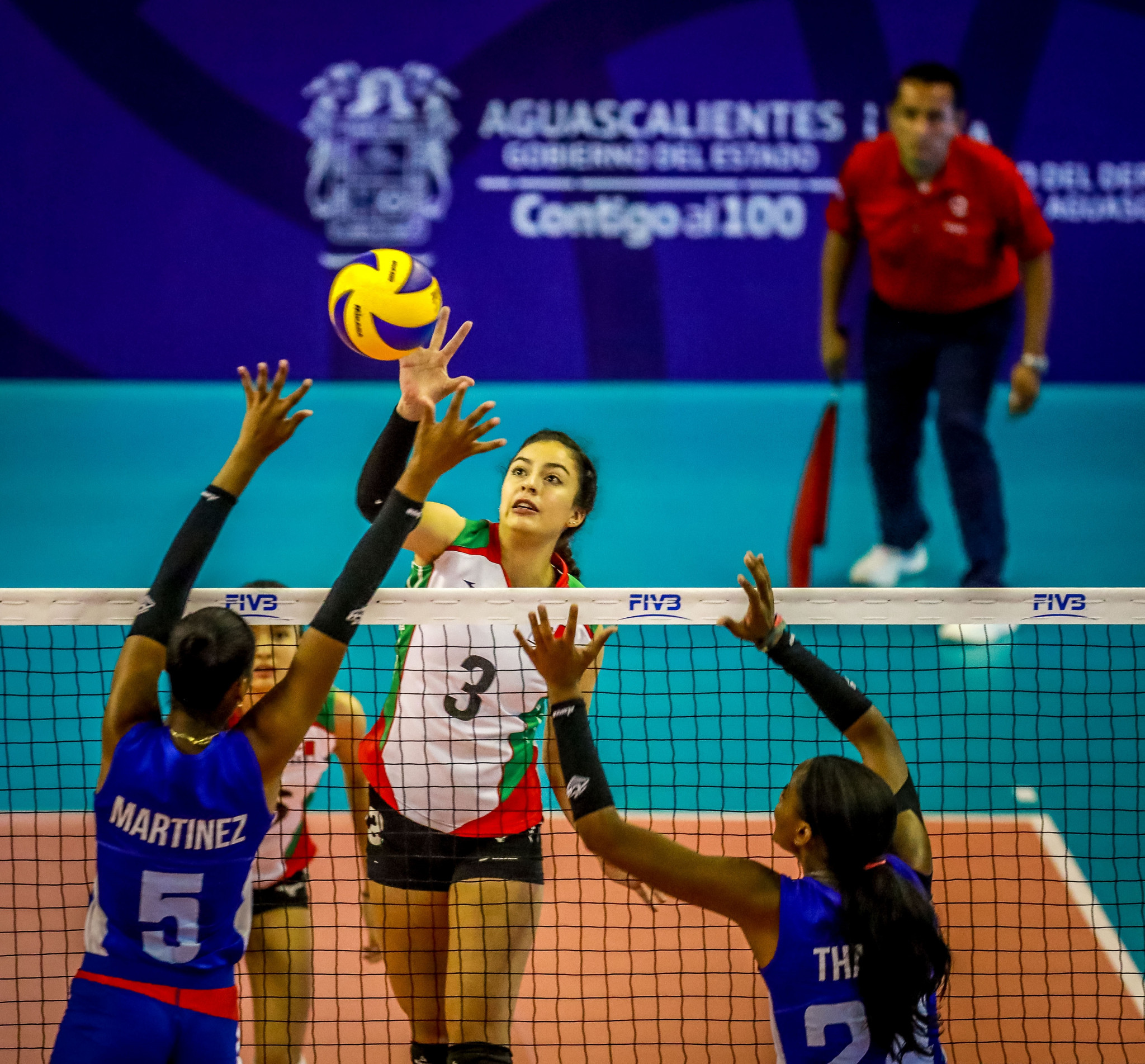 Hosts Mexico got their Pool A campaign under way by beating Cuba in four sets ©FIVB