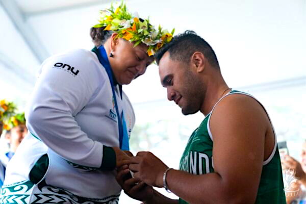 Women's va'a medal ceremony at 2019 Pacific Games trumped by marriage proposal