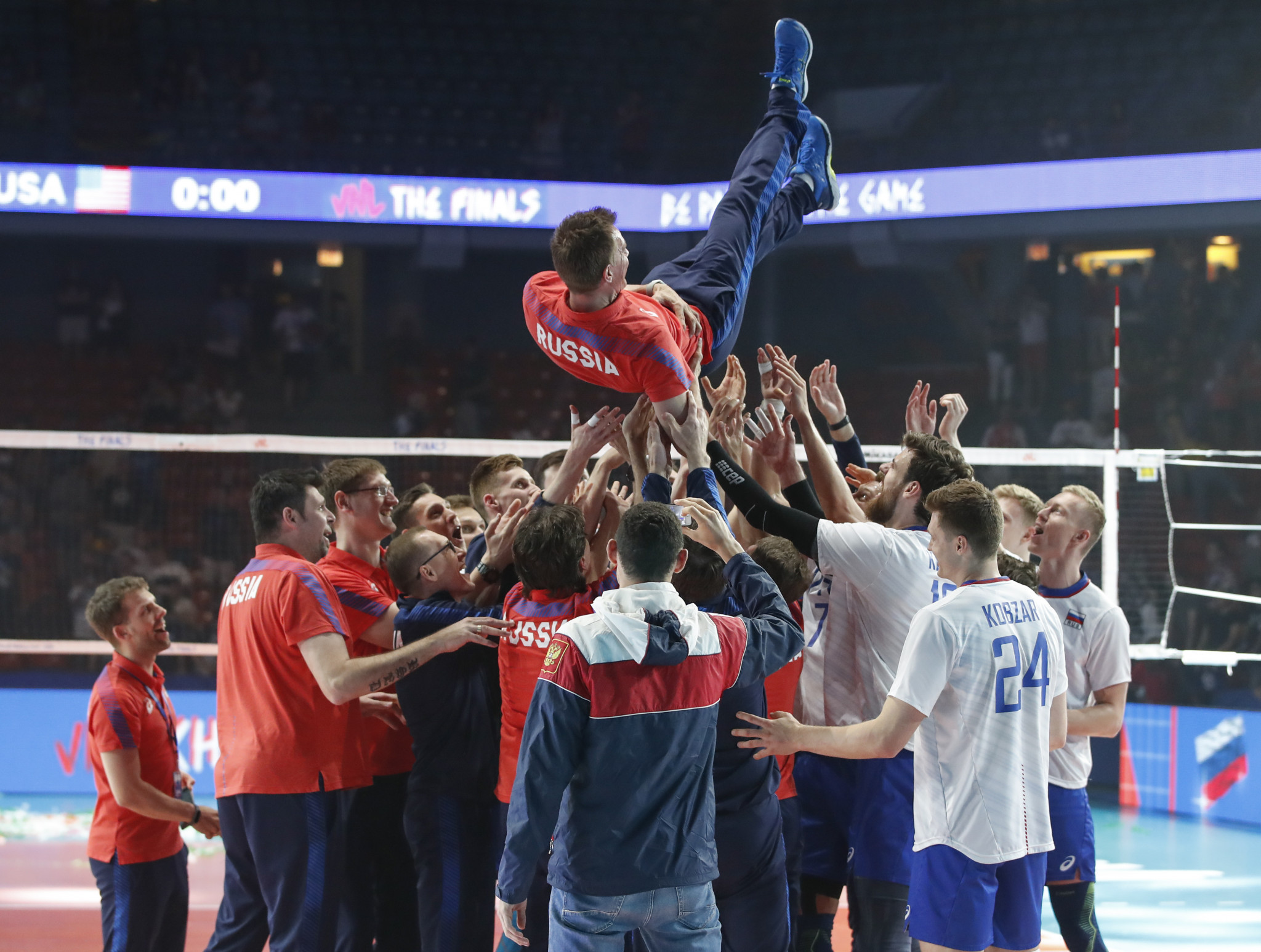 Russia celebrate winning the Volleyball Nations League ©Getty Images