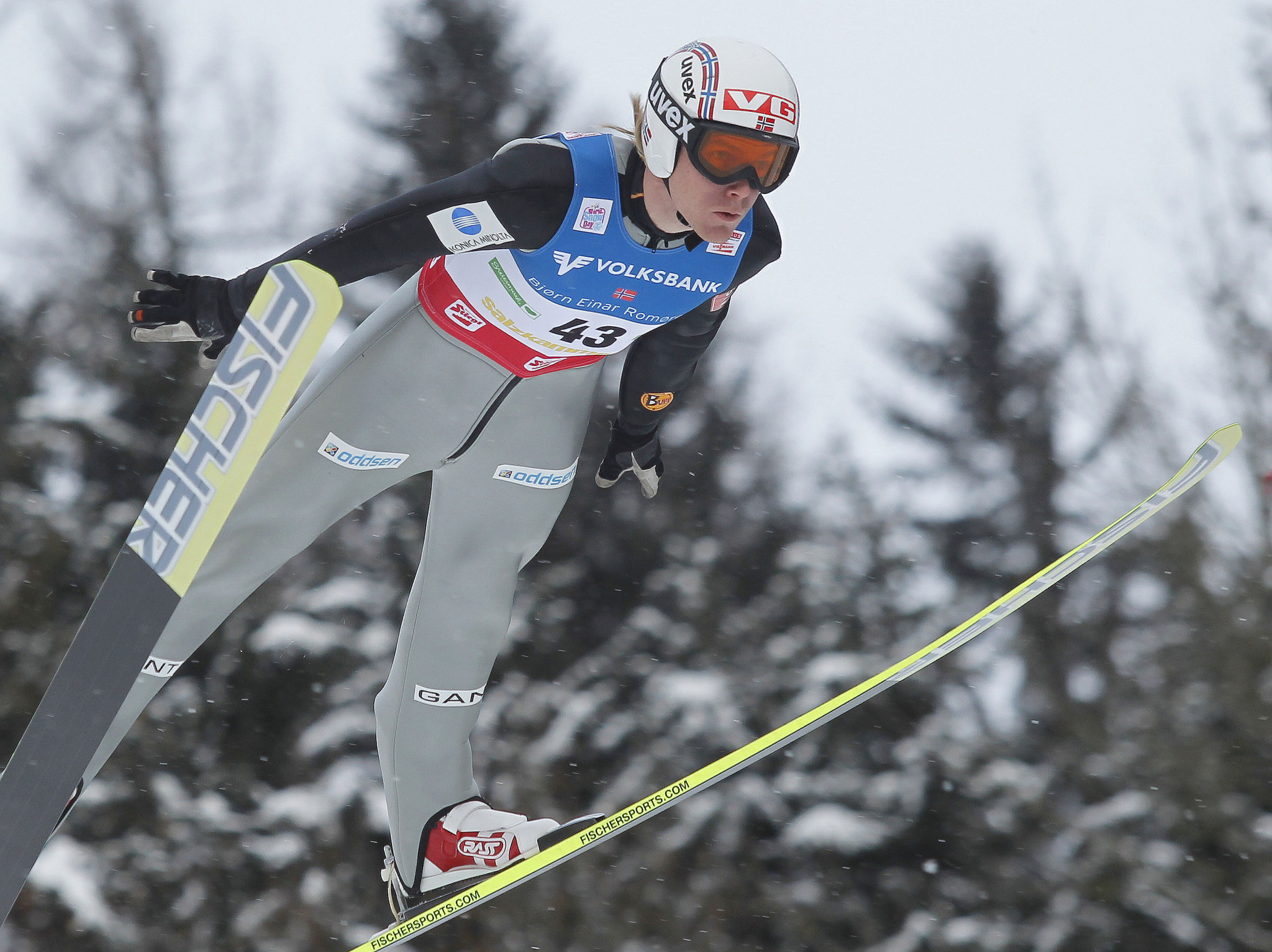 Norwegian ski jumper Romoeren reveals fight against cancer