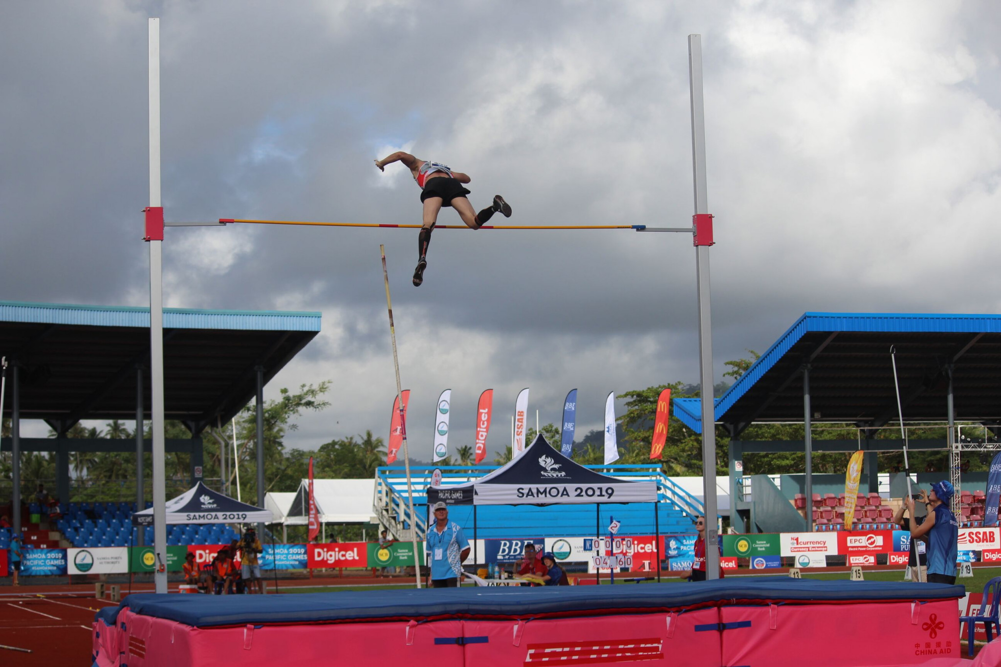 A competitor makes an attempt at the pole vault at Apia Park on Wednesday ©Games News Service