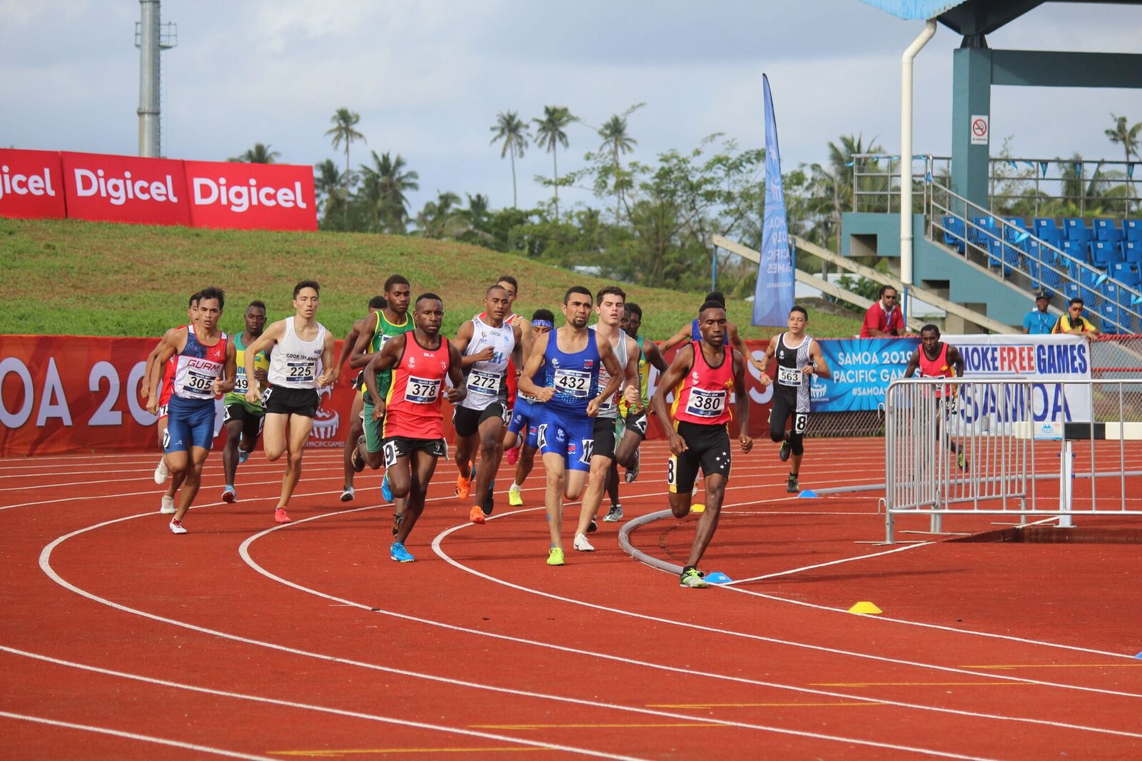 The field rounds a bend during the men's 1500m final ©Games News Service