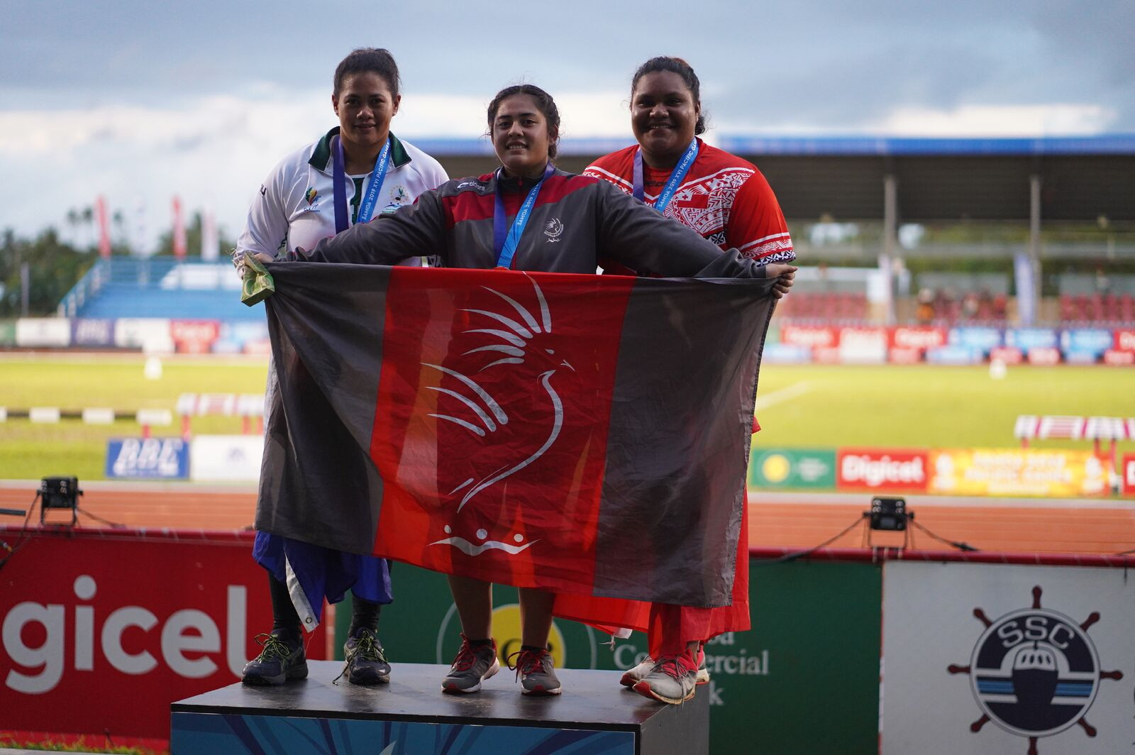 New Caledonia's Lesly Filituulaga celebrates winning the women's discus at the age of just 16 ©Games News Service