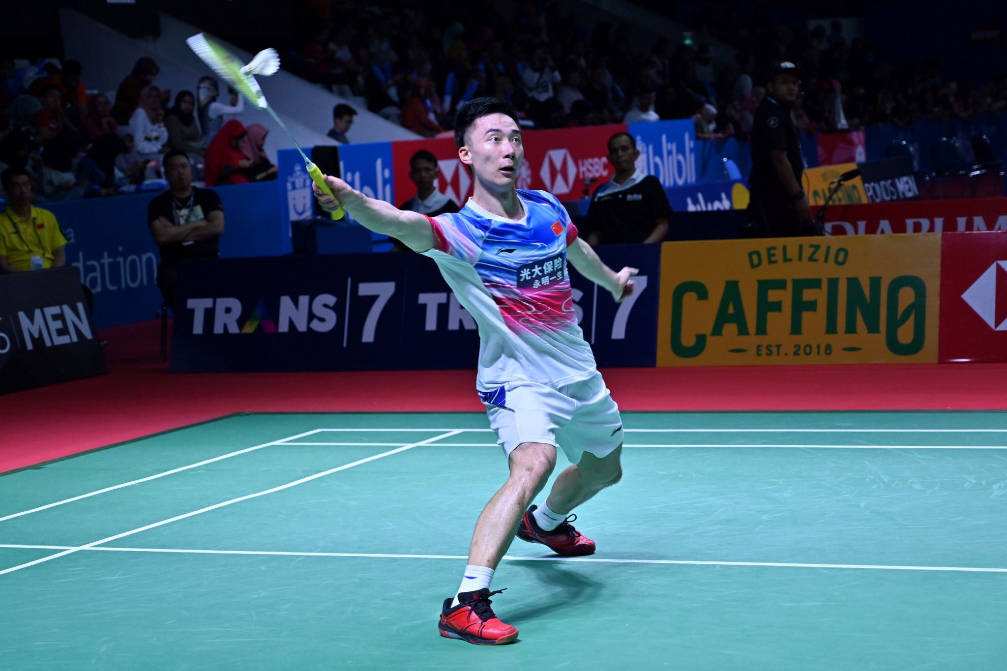 Huang Yuxiang stunned world champion Kento Momota in Jakarta ©Getty Images
