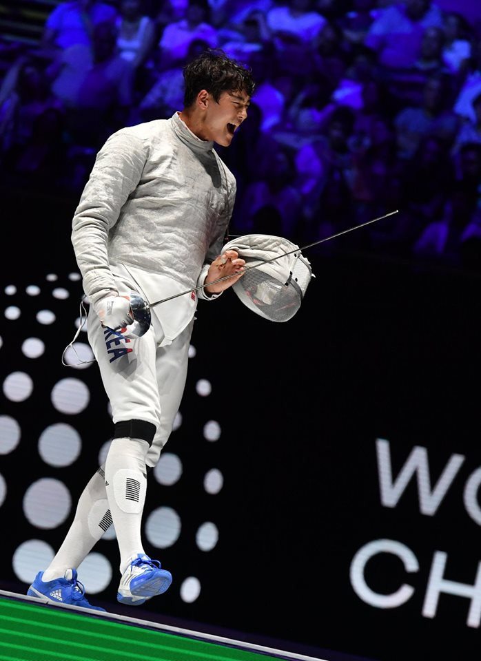 South Korea's Oh Sanguk came out on top in the men's sabre event ©#BizziTeam/FIE/Facebook