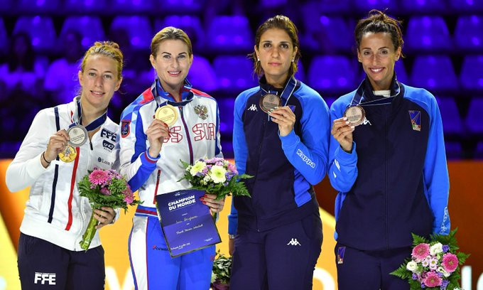 Olympic gold medallist Inna Deriglazova of Russia maintained her dominance of the women's foil event as she retained her title ©FIE