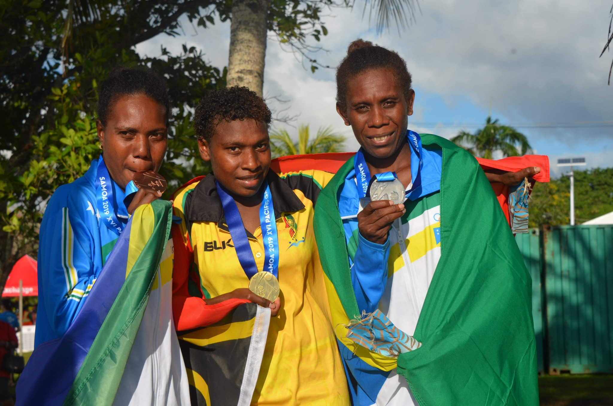 Dianah Matekali and Solomon Islands team mate Sharon Firisua claimed silver and bronze respectively ©Games News Service