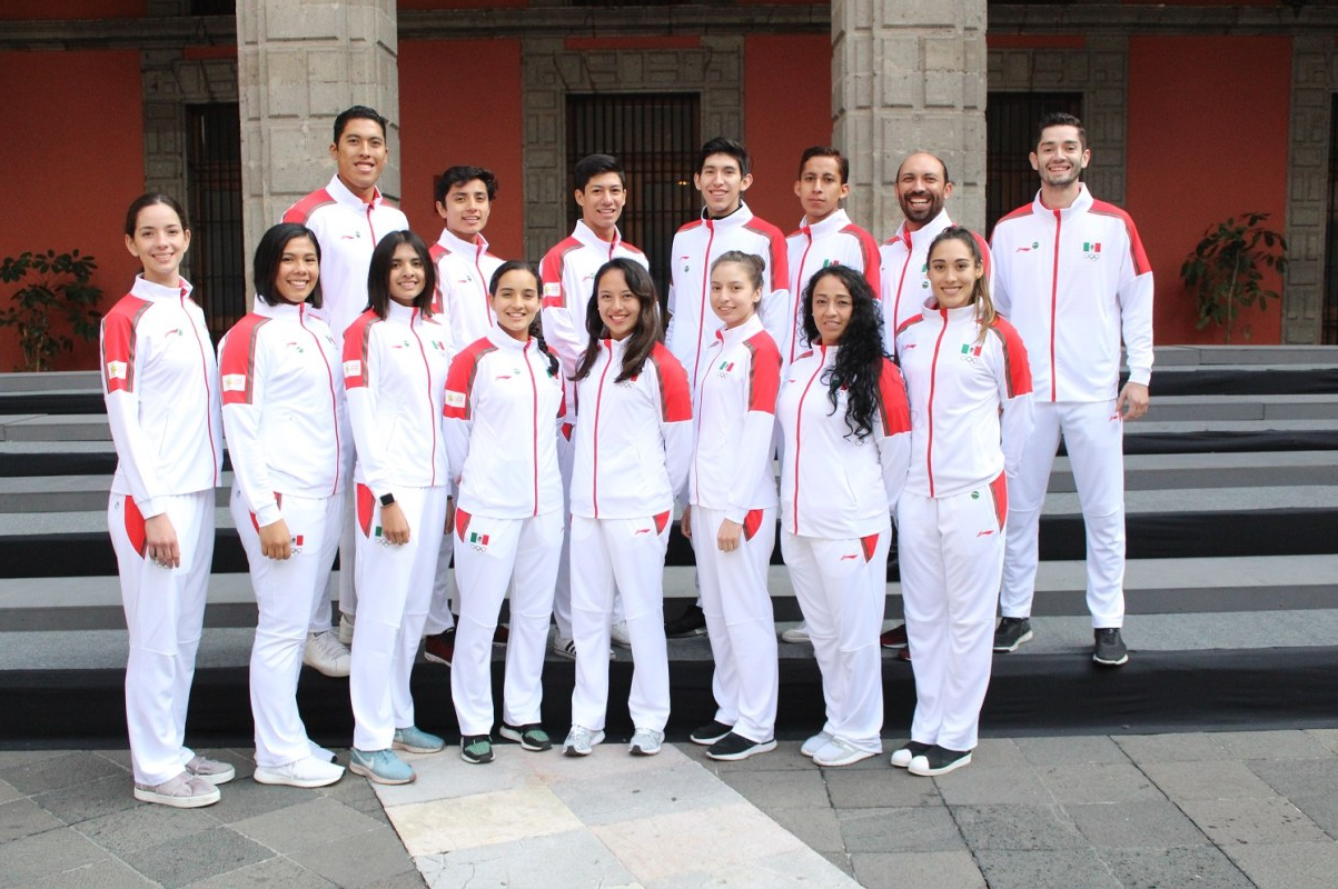 Mexican taekwondo athletes pose for the cameras ahead of Lima 2019 ©Mexican Taekwondo Federation