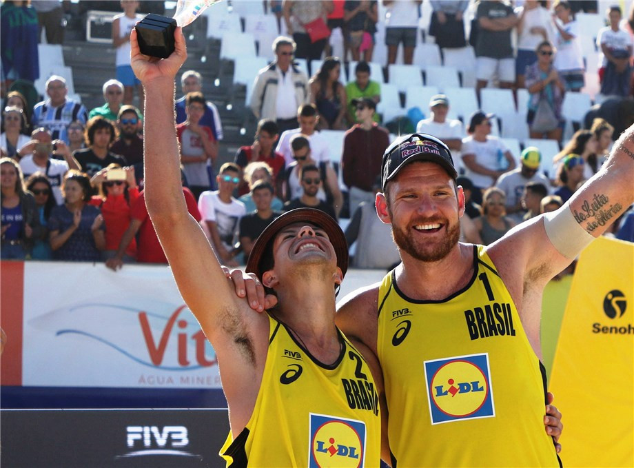 Olympic gold medallist Alison Cerutti and Alvaro Morais Filho secured their second gold medal as a pair ©FIVB