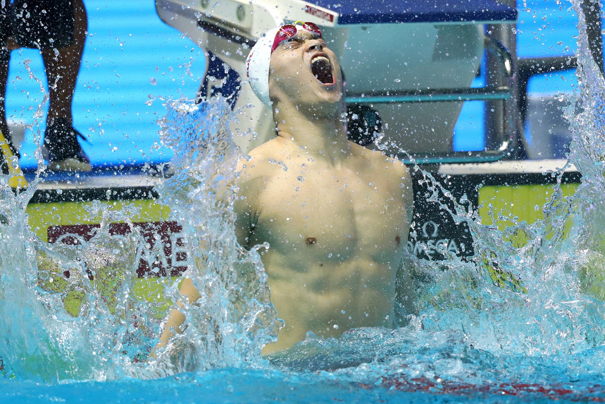 China's controversial figure Sun Yang celebrates winning the 400m freestyle at the World Aquatics Championships ©Getty Images 
