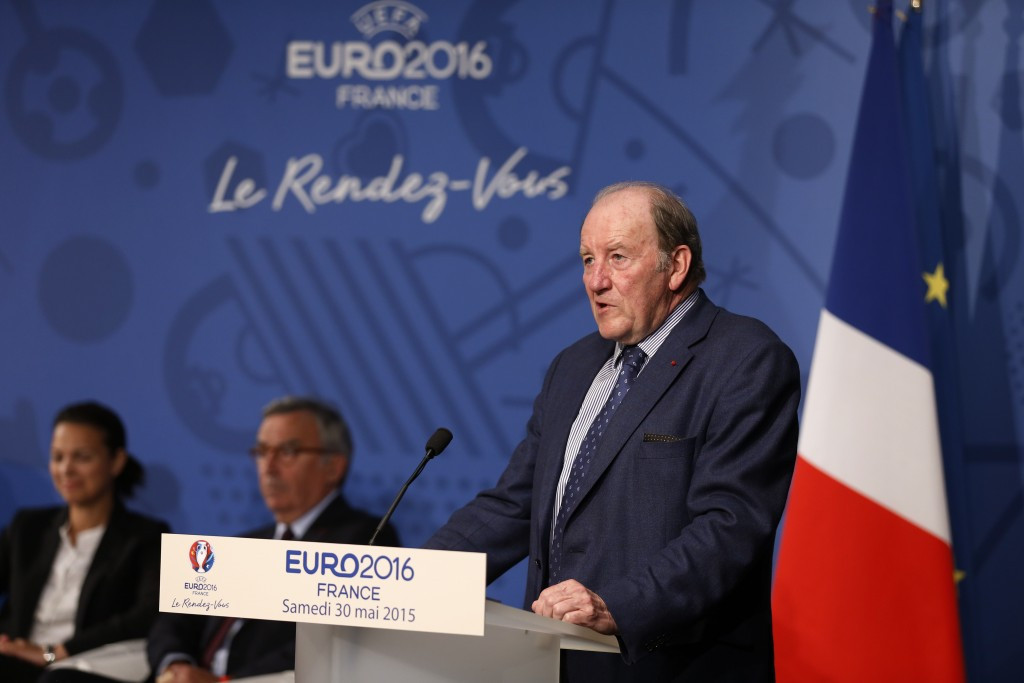 Euro 2016 organisers against cancelling event in France despite Paris terrorist attacks