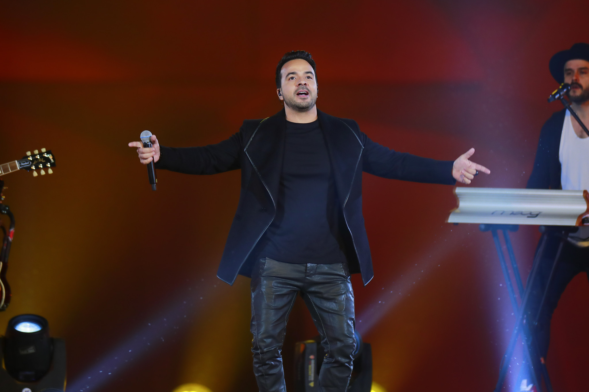 Luis Fonsi's performance at the Opening Ceremony had the potential of attracting new Pan American Games viewers ©Lima 2019