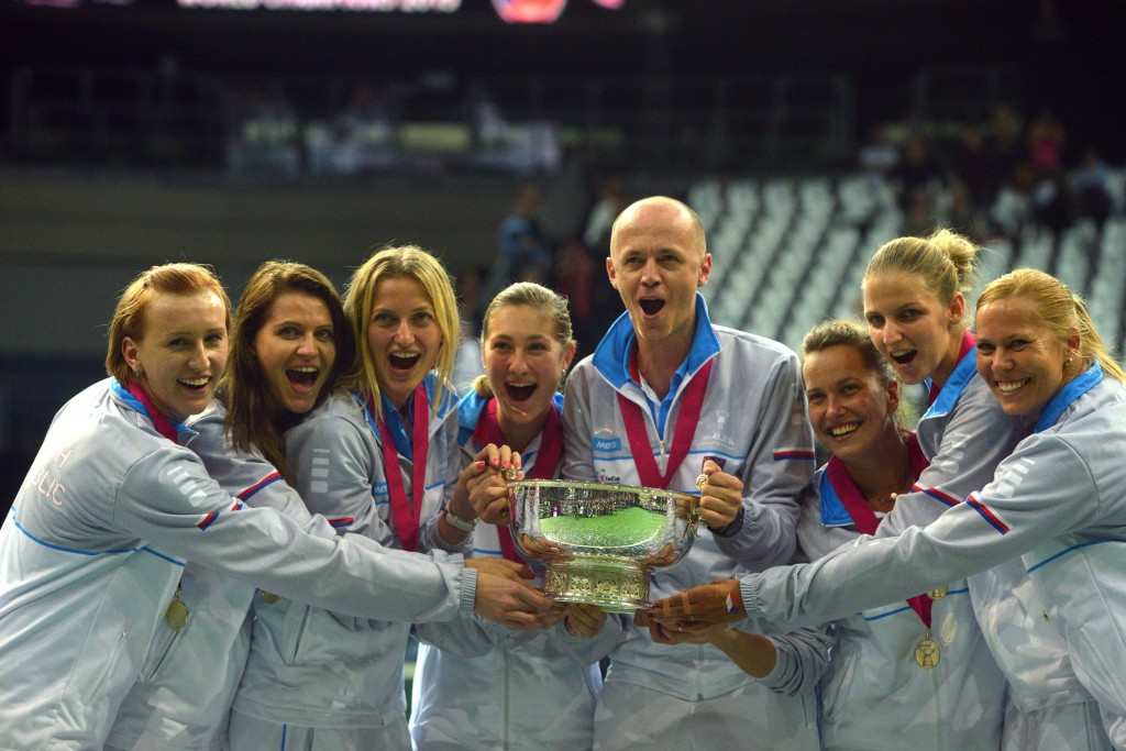 Czech Republic defend Fed Cup title after winning decisive doubles rubber against Russia