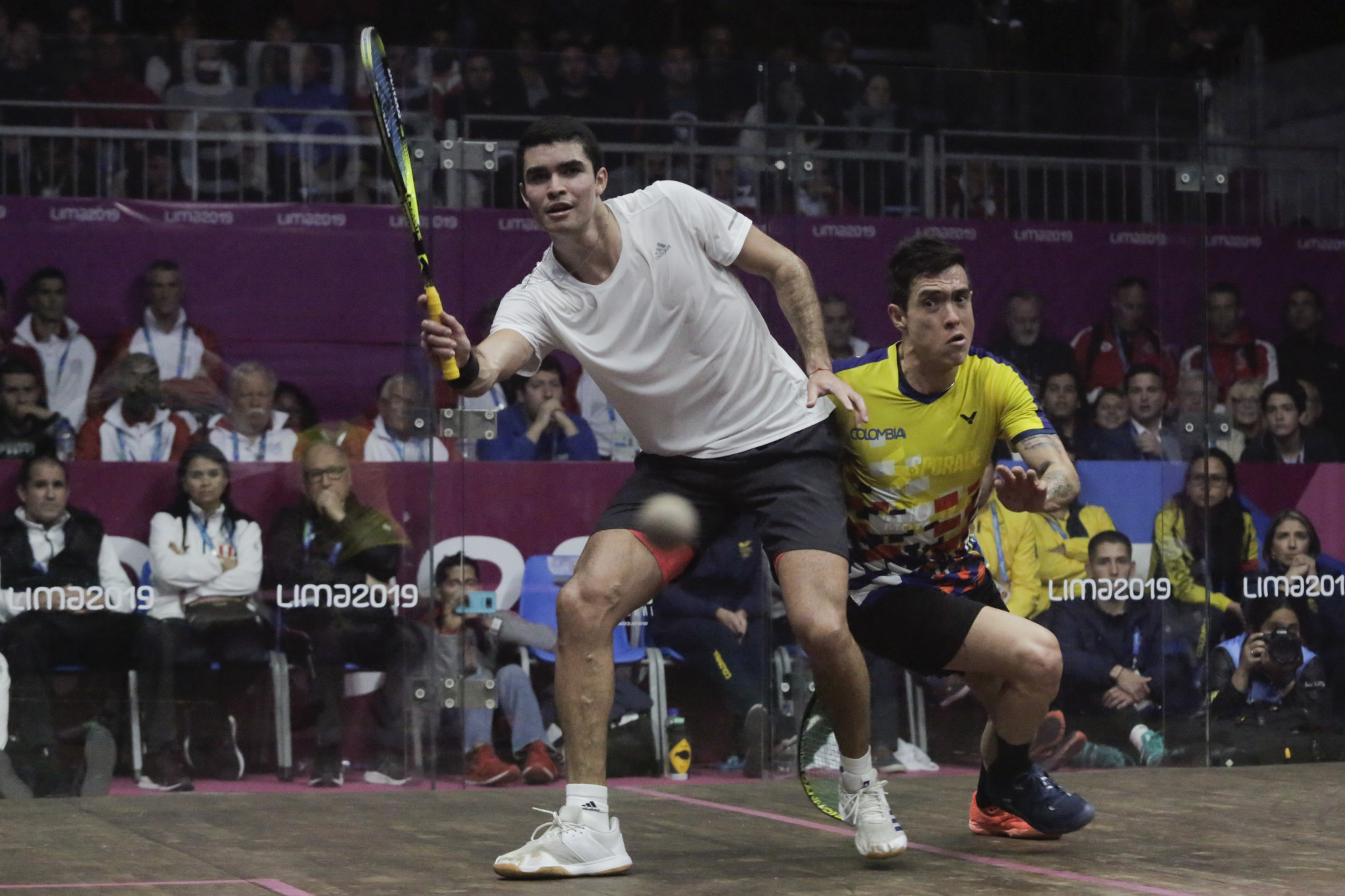 Diego Elias delighted the Peruvian crowd with a win in the men's squash final ©Lima 2019