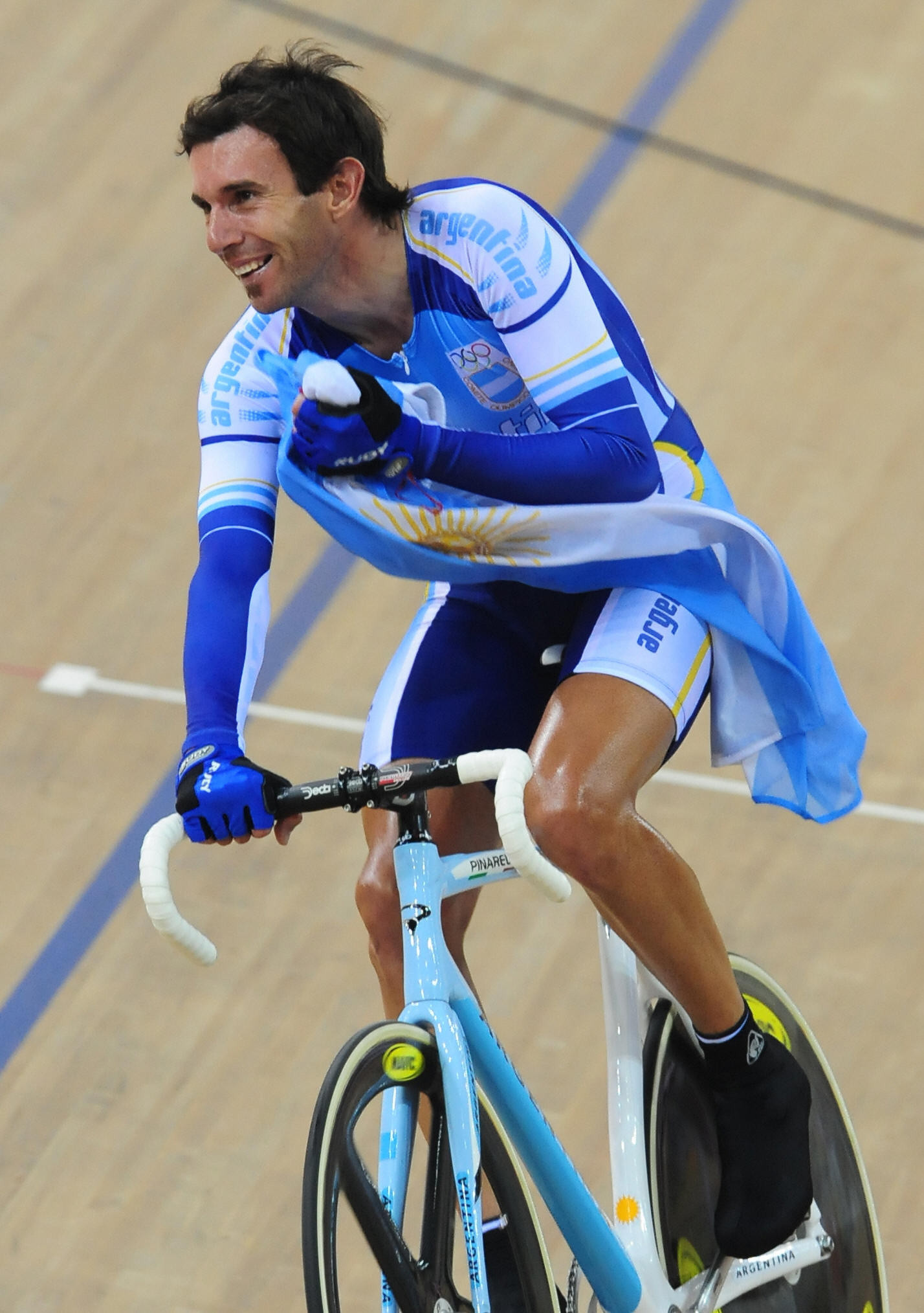 Beijing 2008 madison champion Walter Pérez of Argentina is running to be elected to the Panam Sports Athlete Commission ©Getty Images