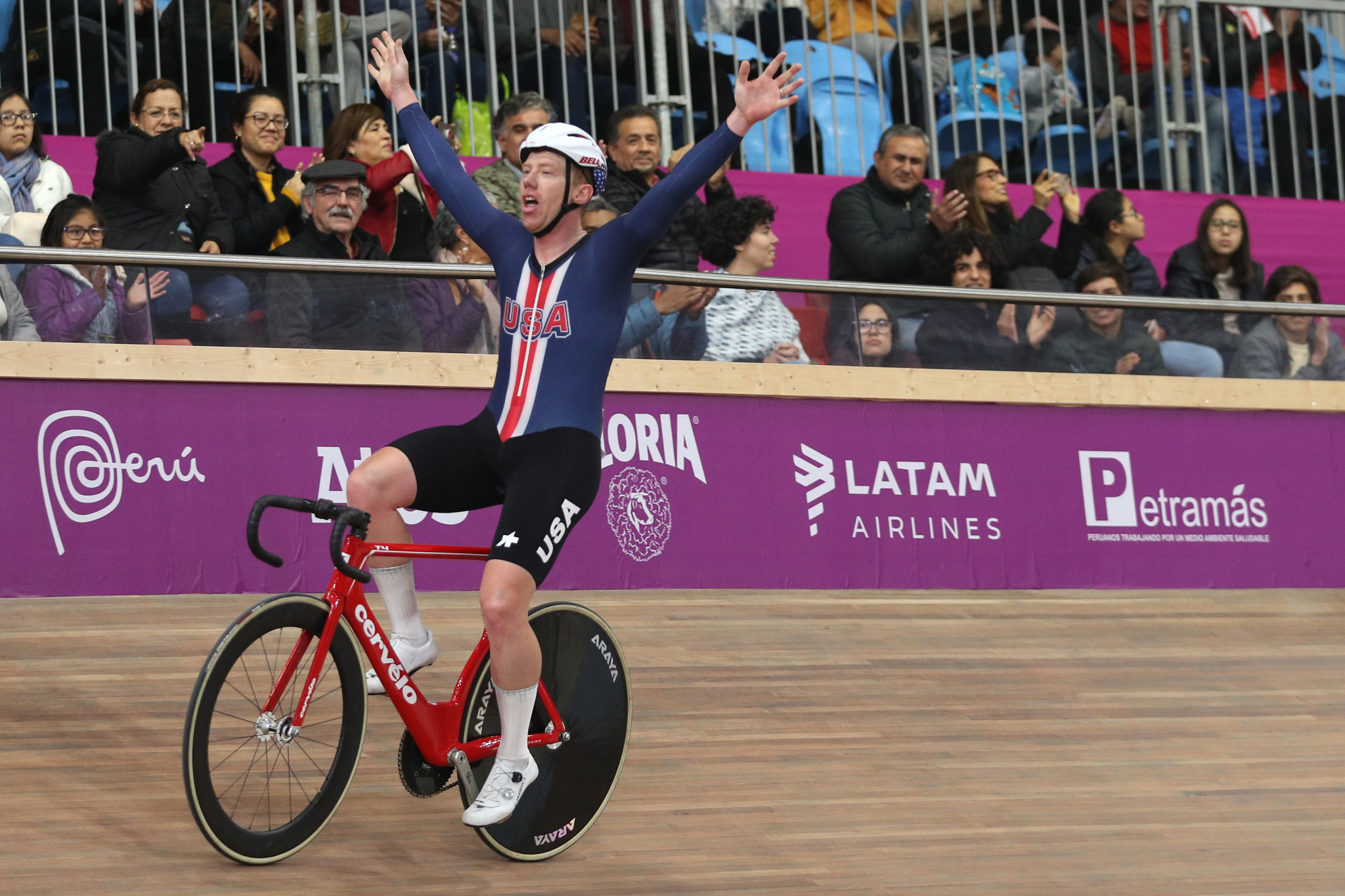 Daniel Holloway clinched the men's omnium crown ©Getty Images