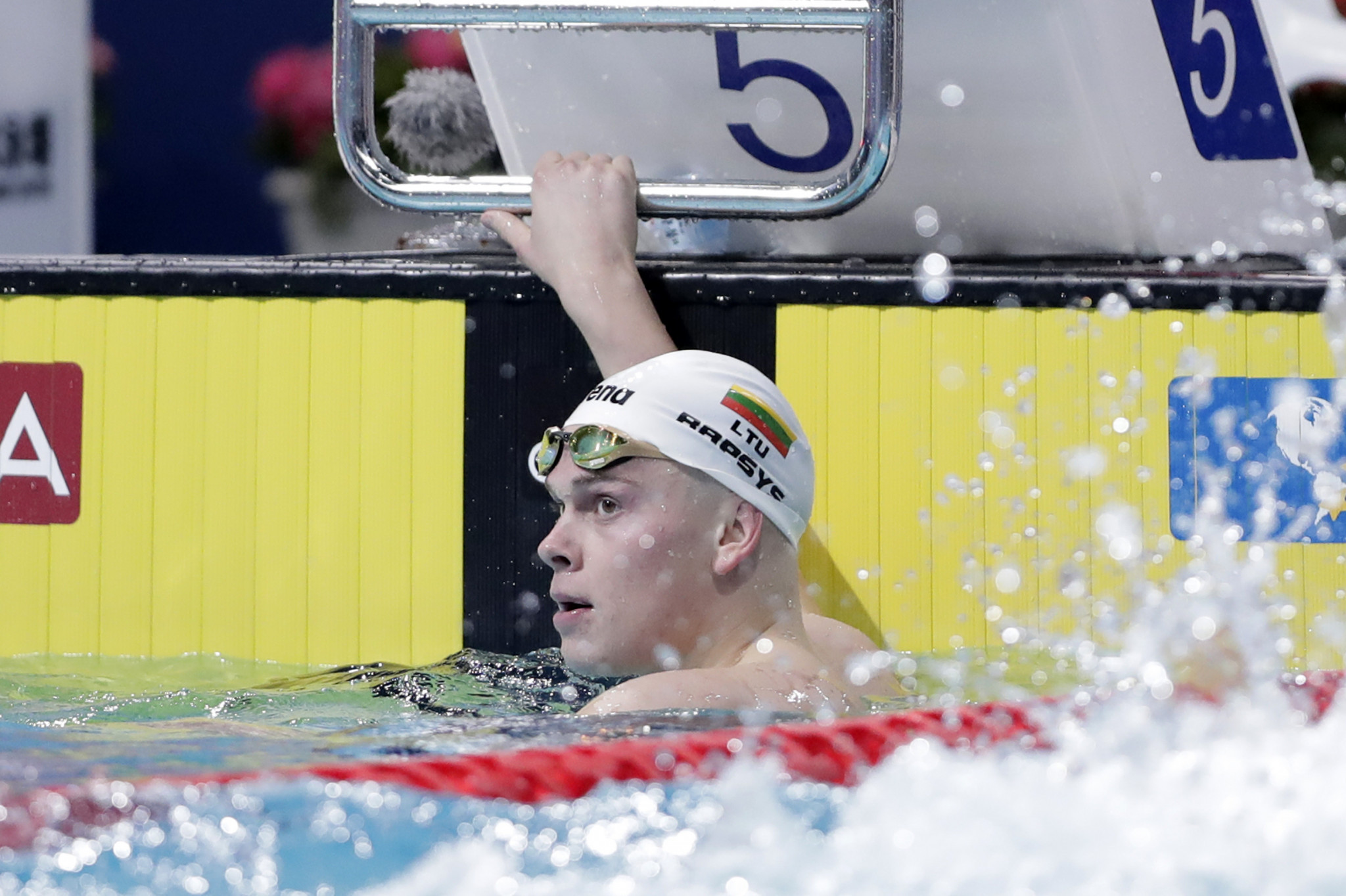 Rapšys claims second gold as records fall at FINA Swimming World Cup