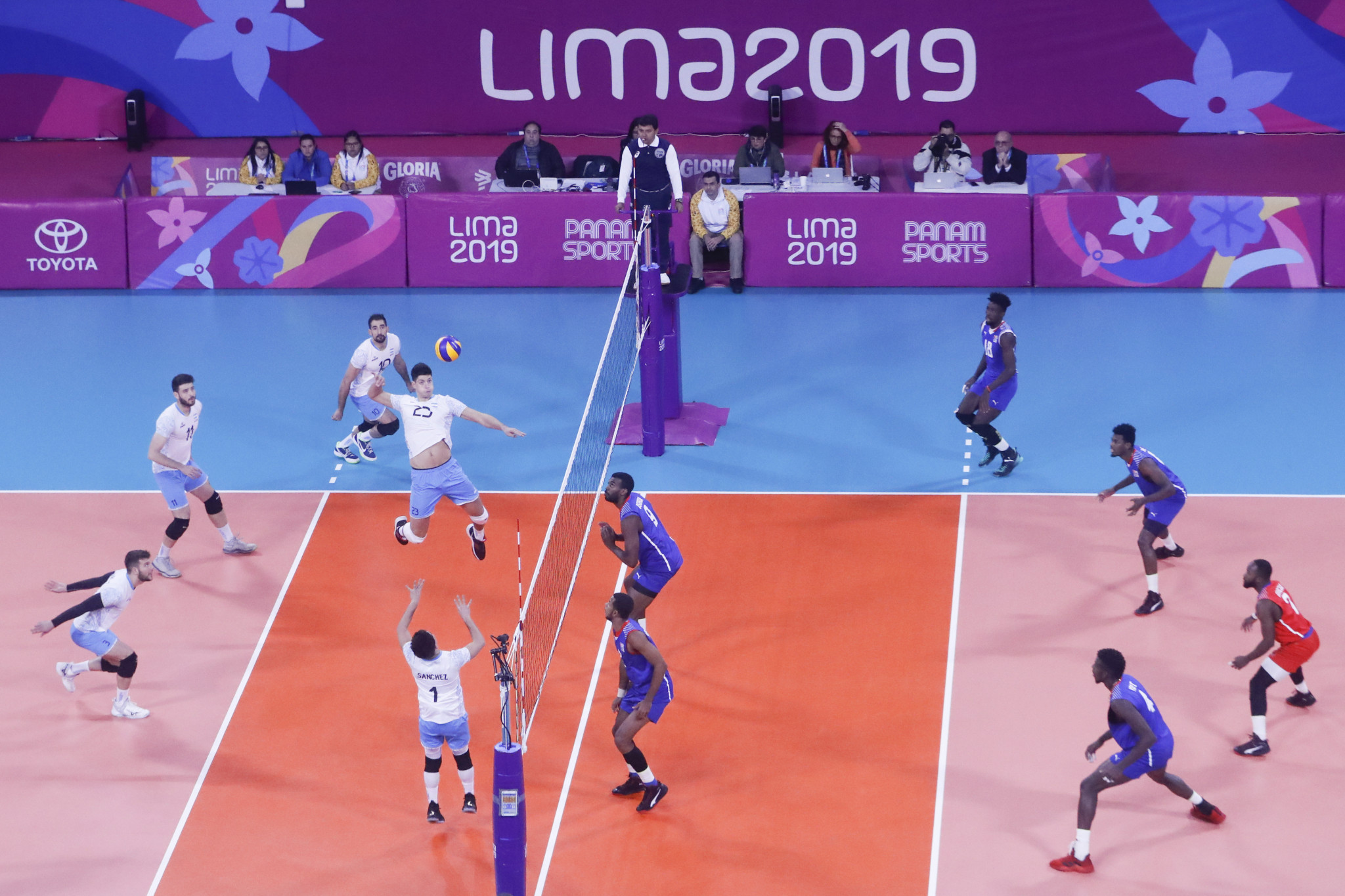 Argentina enjoyed more success in the men's volleyball final against Cuba ©Lima 2019